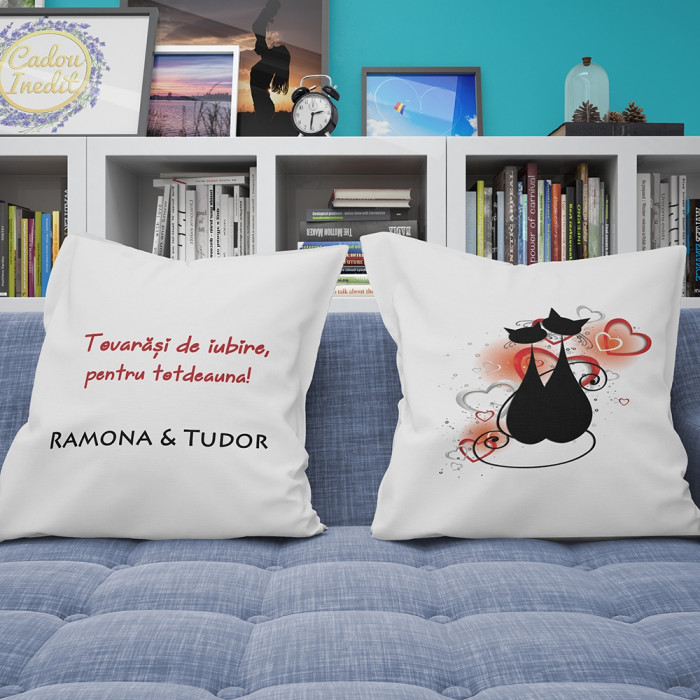 Cadou personalizat Perne Personalizate - Pisici Indragostite