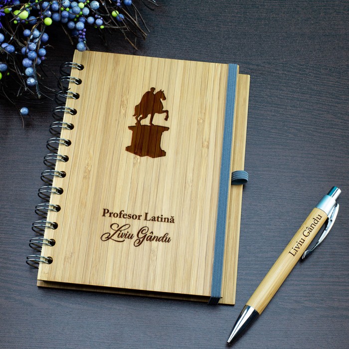 Agenda personalizata Profesor latina, Istorie, Cadou personalizat