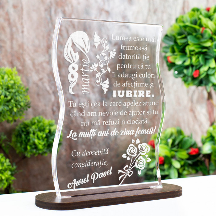 Trofeu 8 Martie, Lumea este mai frumoasa cu tine, Cadou personalizat Coloana