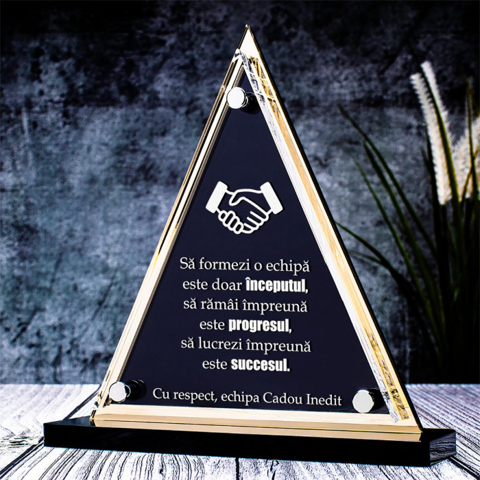 Trofeu Sef, Formam o Echipa, Cadou personalizat Pyramis